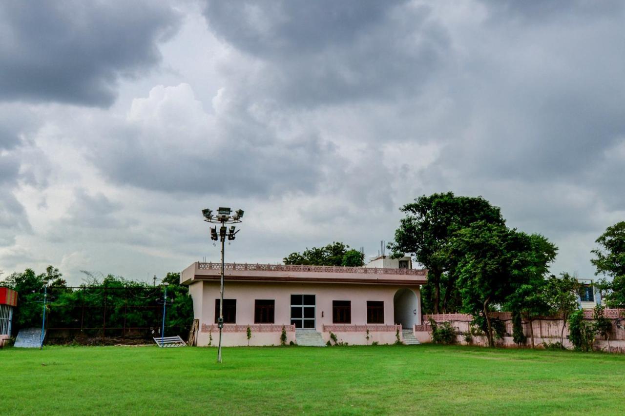 Ranthambhore Vilas Hotel Sawai Madhopur Bagian luar foto